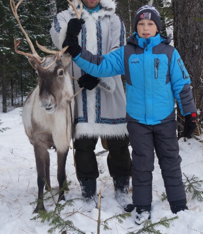 Экскурсия "В гости к северным оленям" Уральской резиденции Деда Мороза